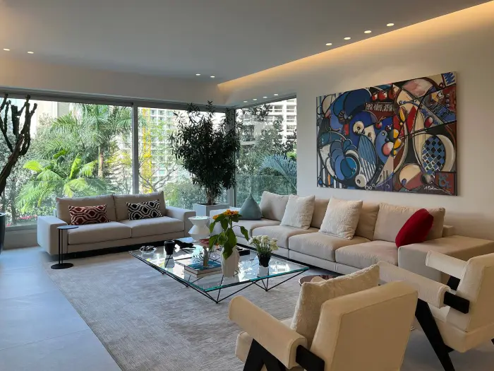 TRENDY LUXURY