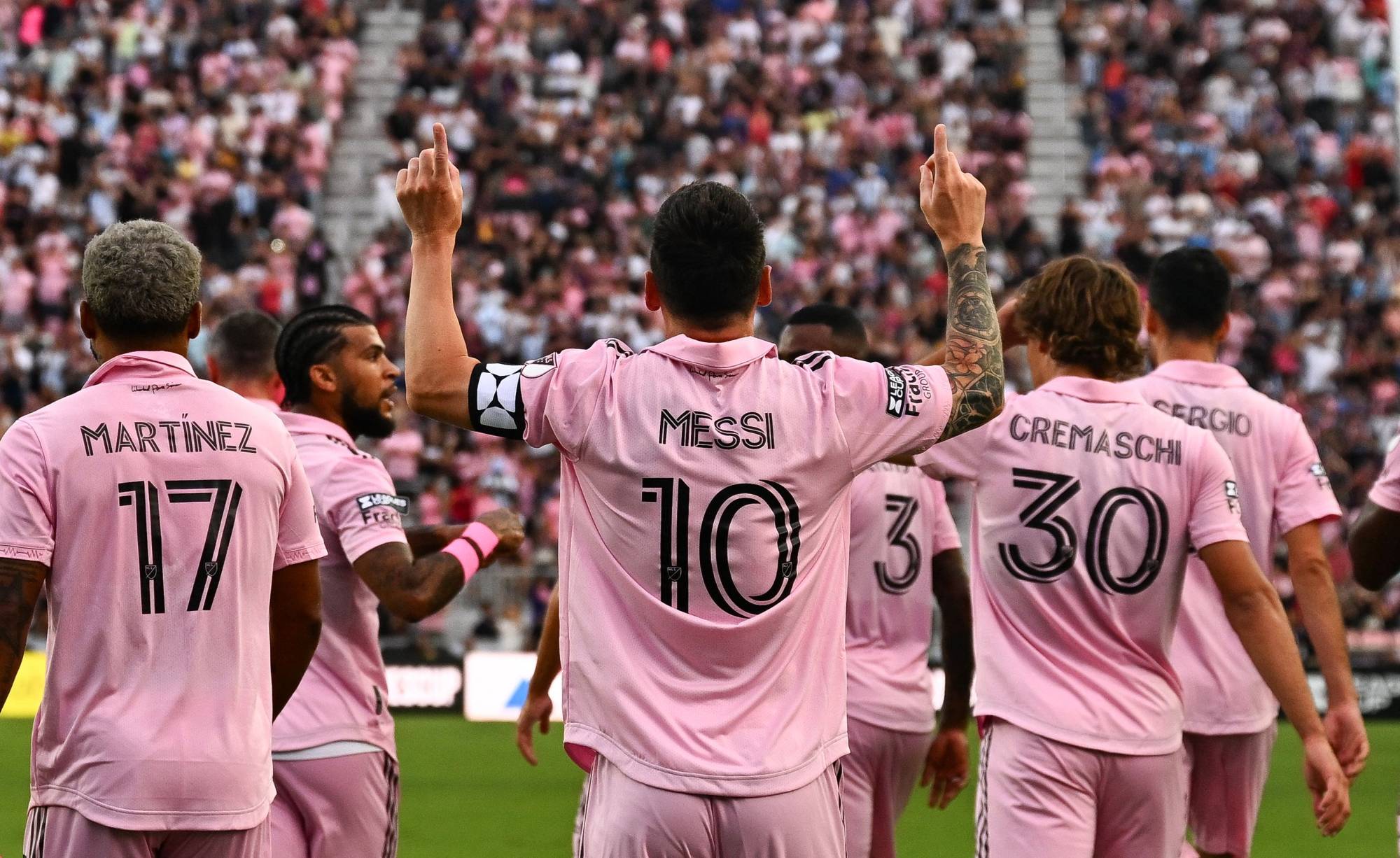 Football Lebanon - ميسي يستعرض بهدفَين جيديدَين