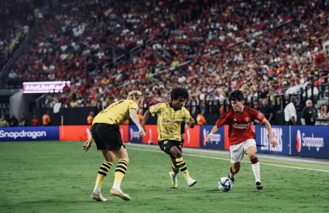 Football Lebanon - يونايتد ينهي جولته بهزيمة أمام دورتموند