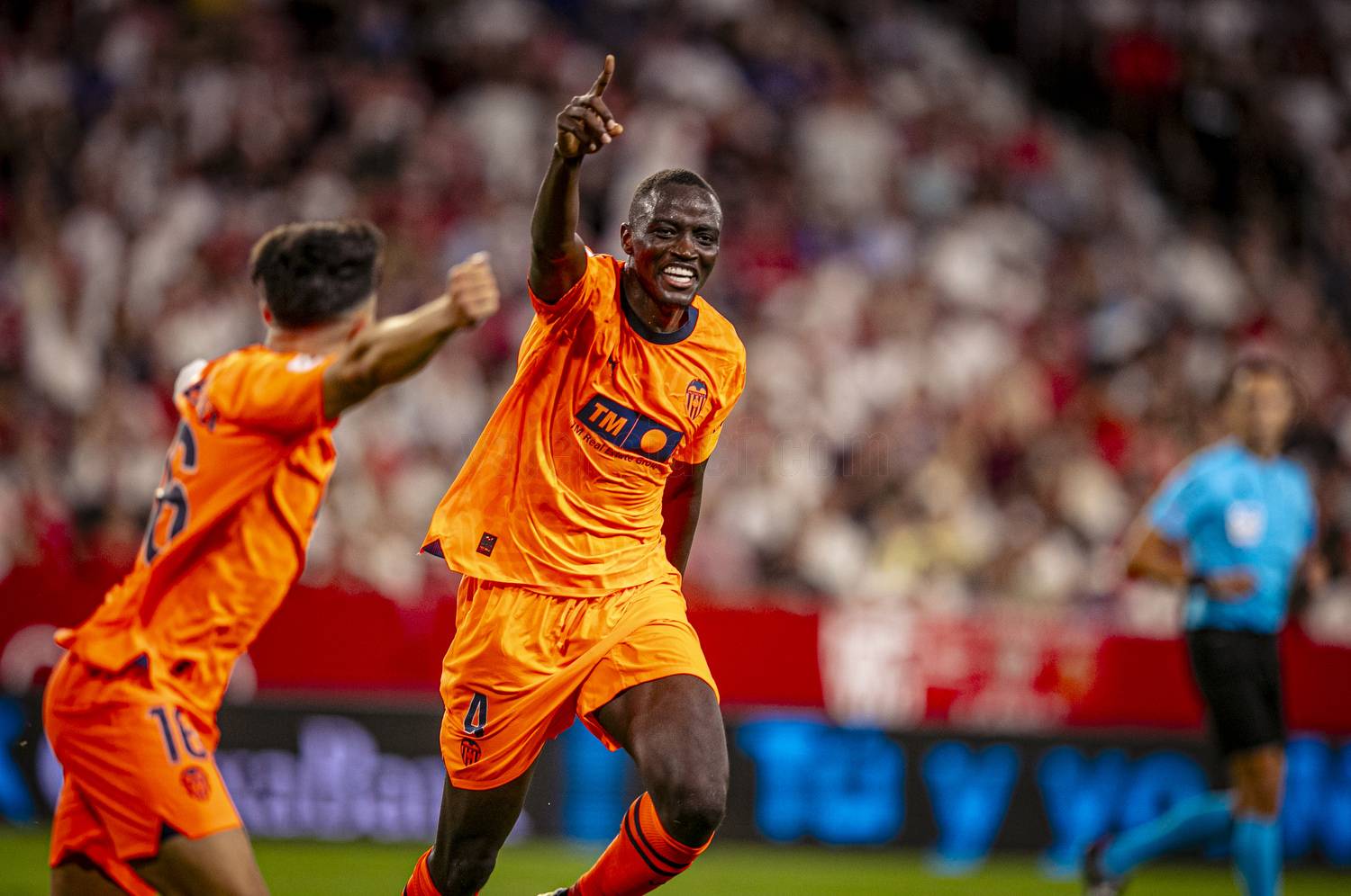 Football Lebanon - فوز افتتاحي لفالنسيا في إشبيلية