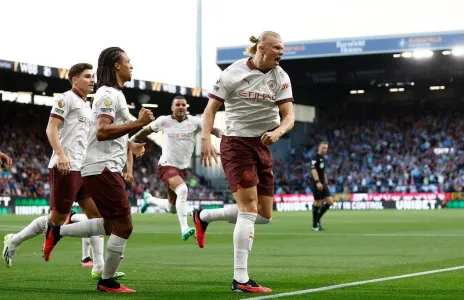 Football Lebanon - ثنائية افتتاحية لهالاند في بيرنلي... وإصابة لدي بروين