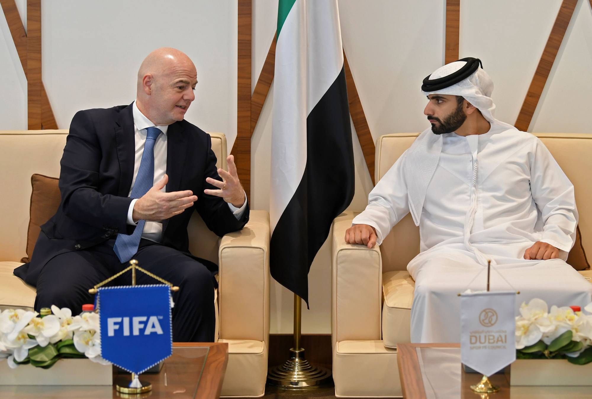 Football Lebanon - إقفال قضية اللقاء السري بين إنفانتينو وقاضٍ سويسري