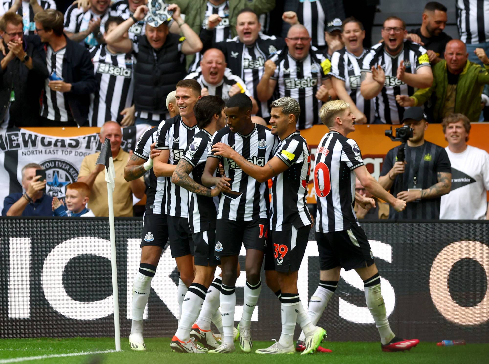 Football Lebanon - أرسنال يتقدّم... و9 أهداف لبرايتون ونيوكاسل