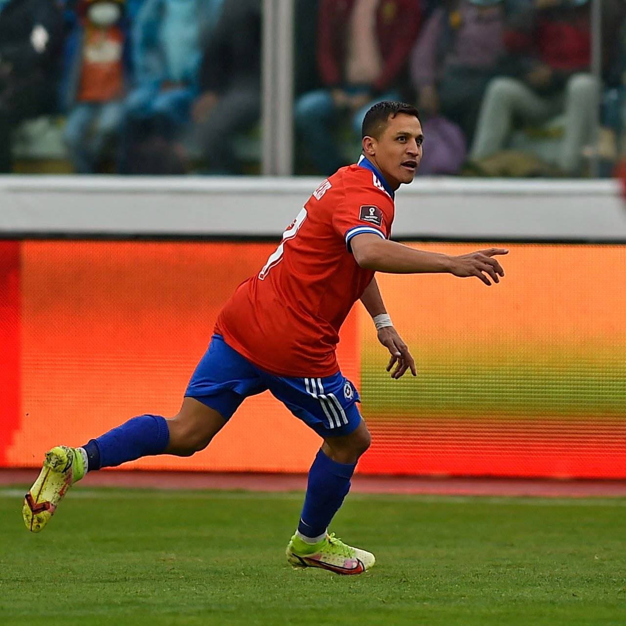 Football Lebanon - بافار إلى ميلانو... وسيلحقه سانشيز