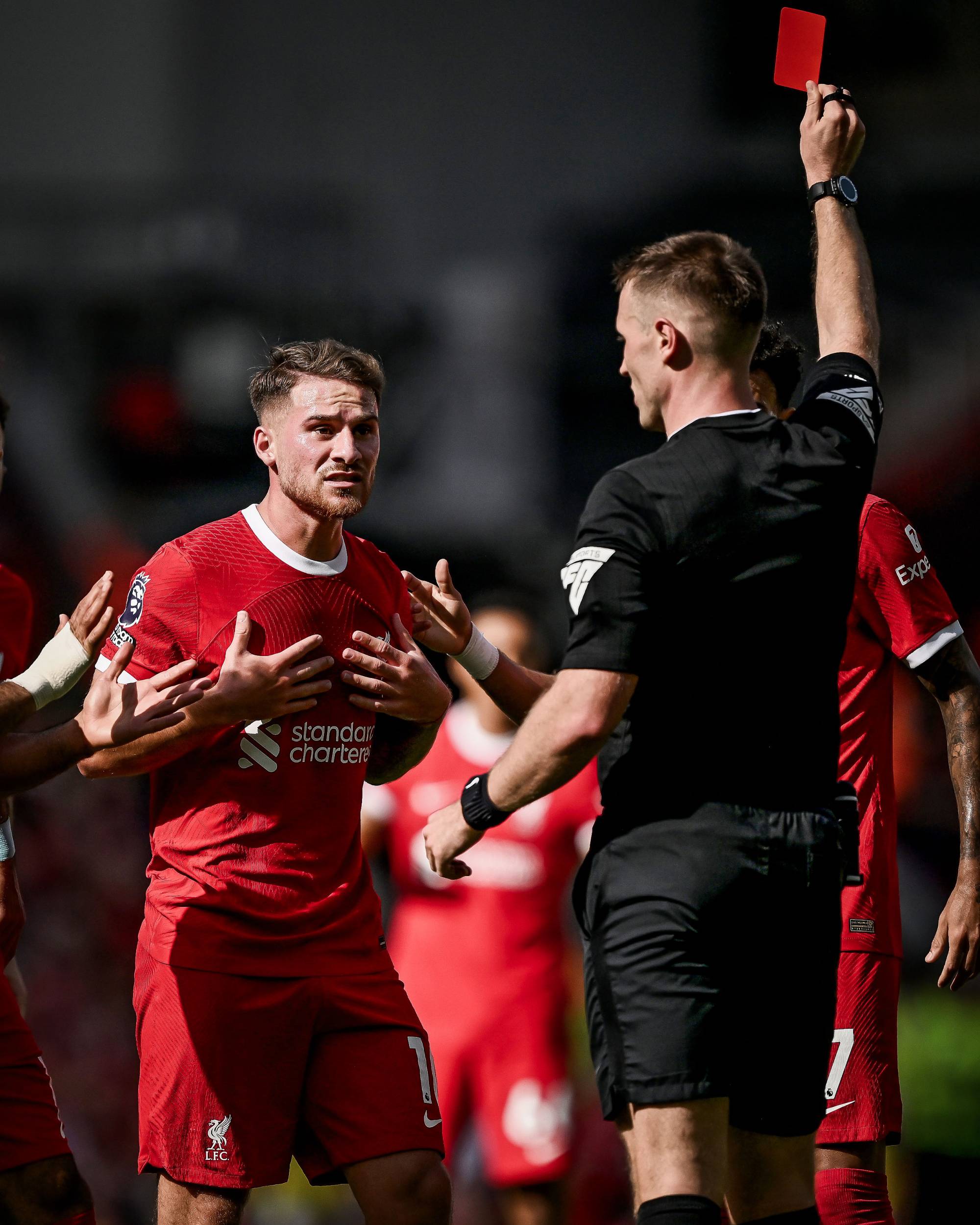 Football Lebanon - إلغاء البطاقة الحمراء لماك أليستر