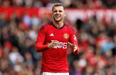 Football Lebanon - ماونت يغيب مباراتين عن مانشستر