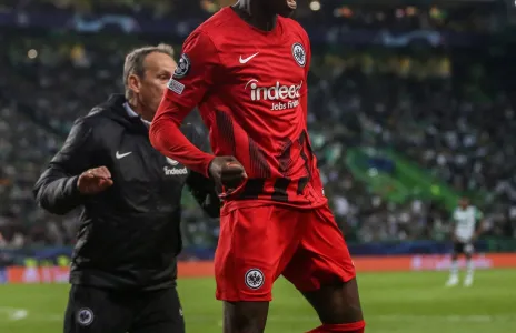 Football Lebanon - كولو مواني يتمرّد في فرانكفورت... ويريد باريس