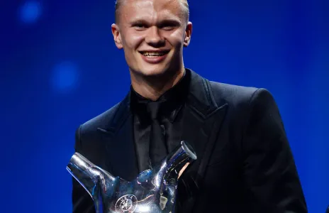 Football Lebanon - هالاند الـ"أفضل في أوروبا" وبونماتي تهدي جائزتها لهيرموزو