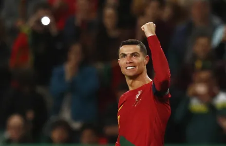 Football Lebanon - رونالدو يكمل التصفيات مع البرتغال
