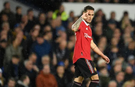 Football Lebanon - أزمات وتخبّط في مانشستر يونايتد... ادعاءات قضائية بحق أنطوني وانهيار في أسهم البورصة