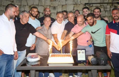 Football Lebanon - جون الشوفيه تحتضن العائلة النجماوية في عشاء جامع