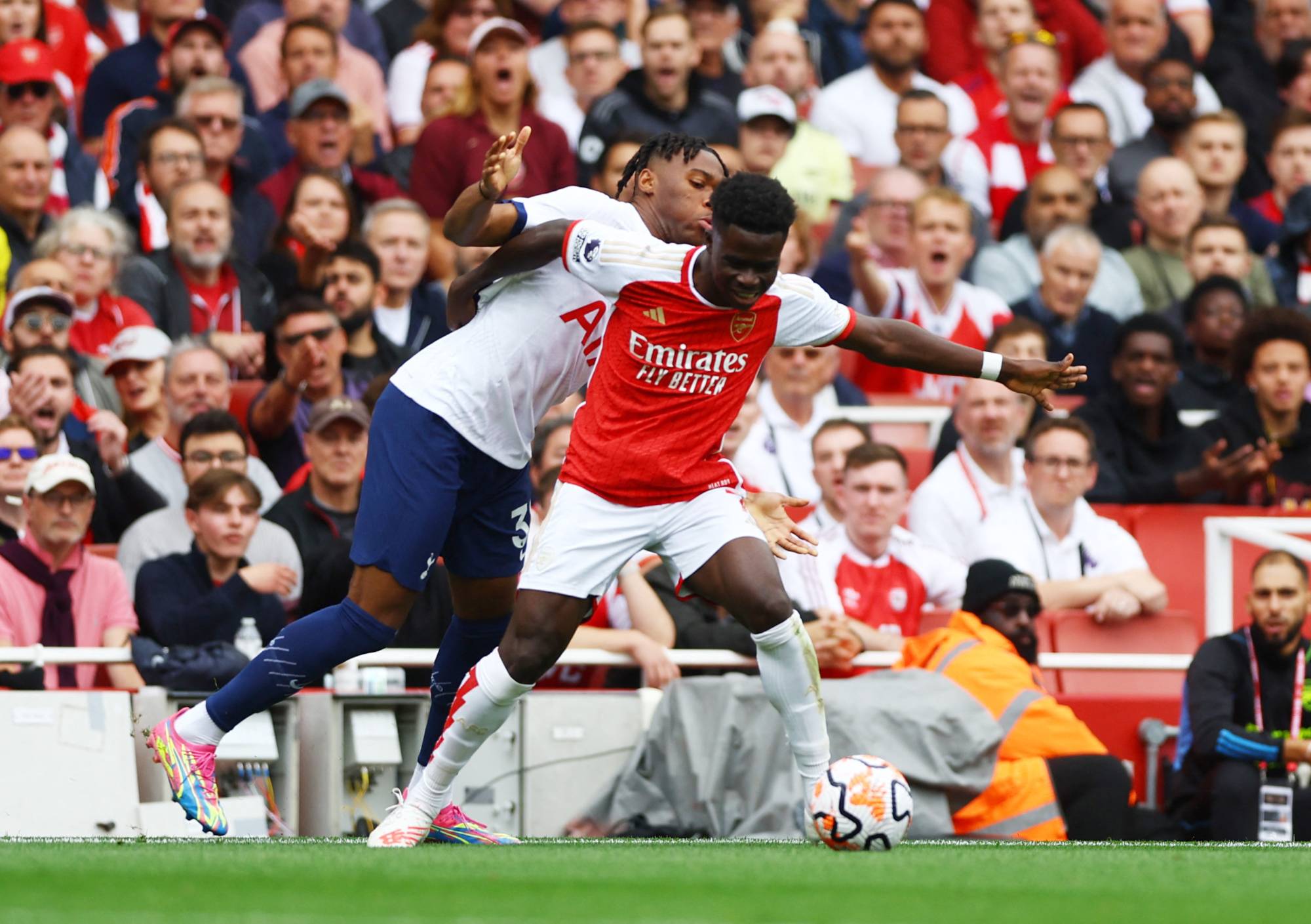 Football Lebanon - دربي لندن متكافئ... وليفربول يطارد... وغرق تشلسي