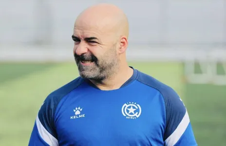Football Lebanon - باولو مينيزيس يعود لقيادة تمارين النجمة بعد فترة الإجازة
