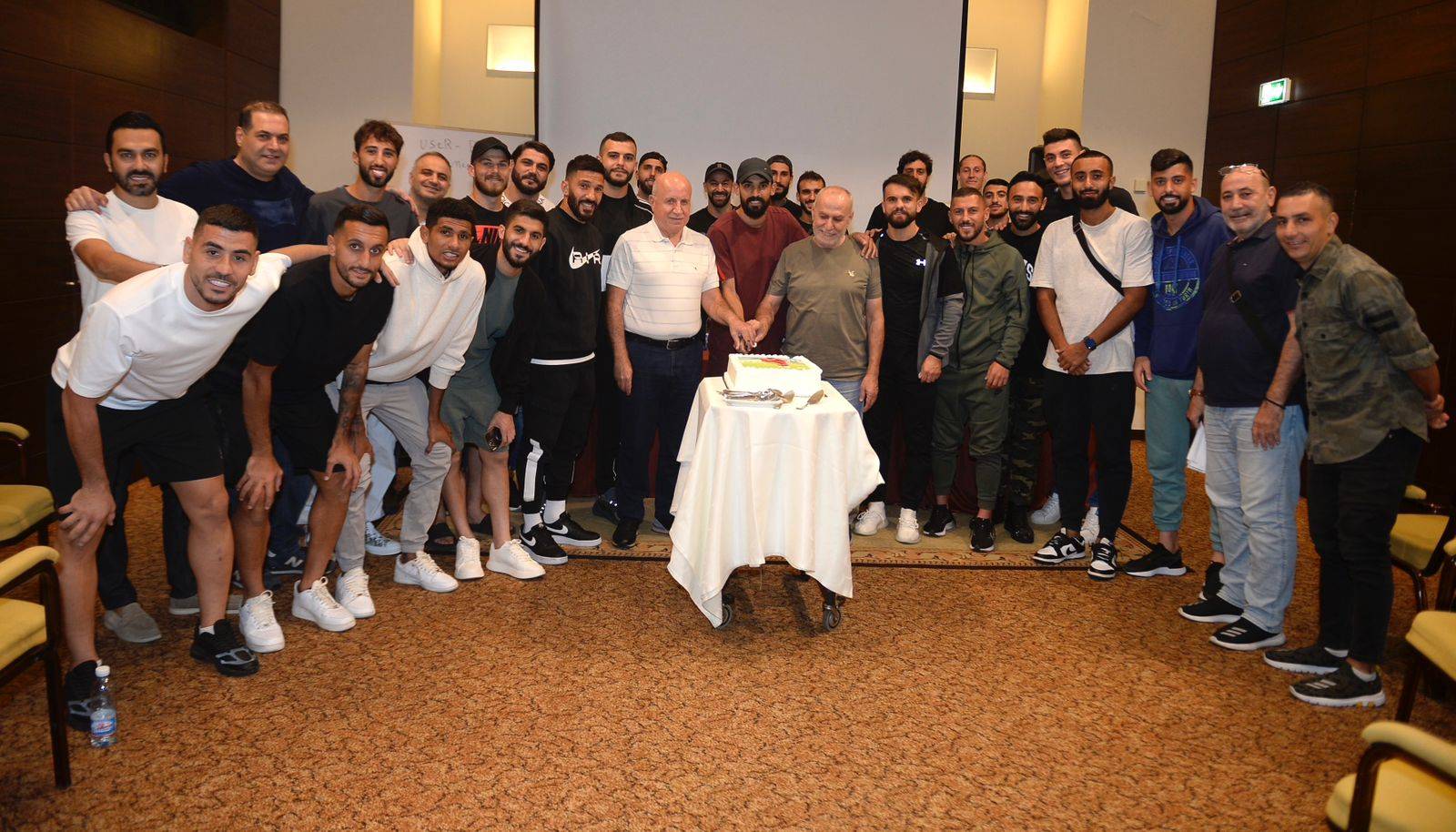 Football Lebanon - حيدر يثني على تطوّر منتخب لبنان ويعد اللاعبين بمكافآت كبيرة