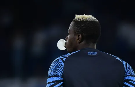 Football Lebanon - أوسميهن يكشف رفضه الانتقال إلى السعودية