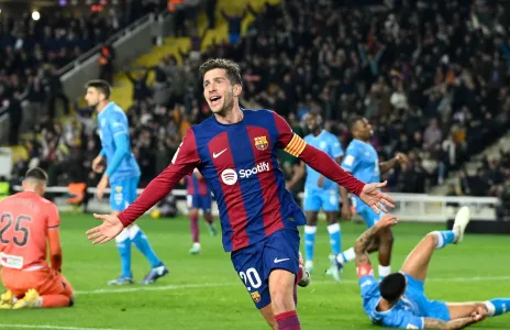 Football Lebanon - سيرجي روبيرتو ينقذ برشلونة أمام ألميريا