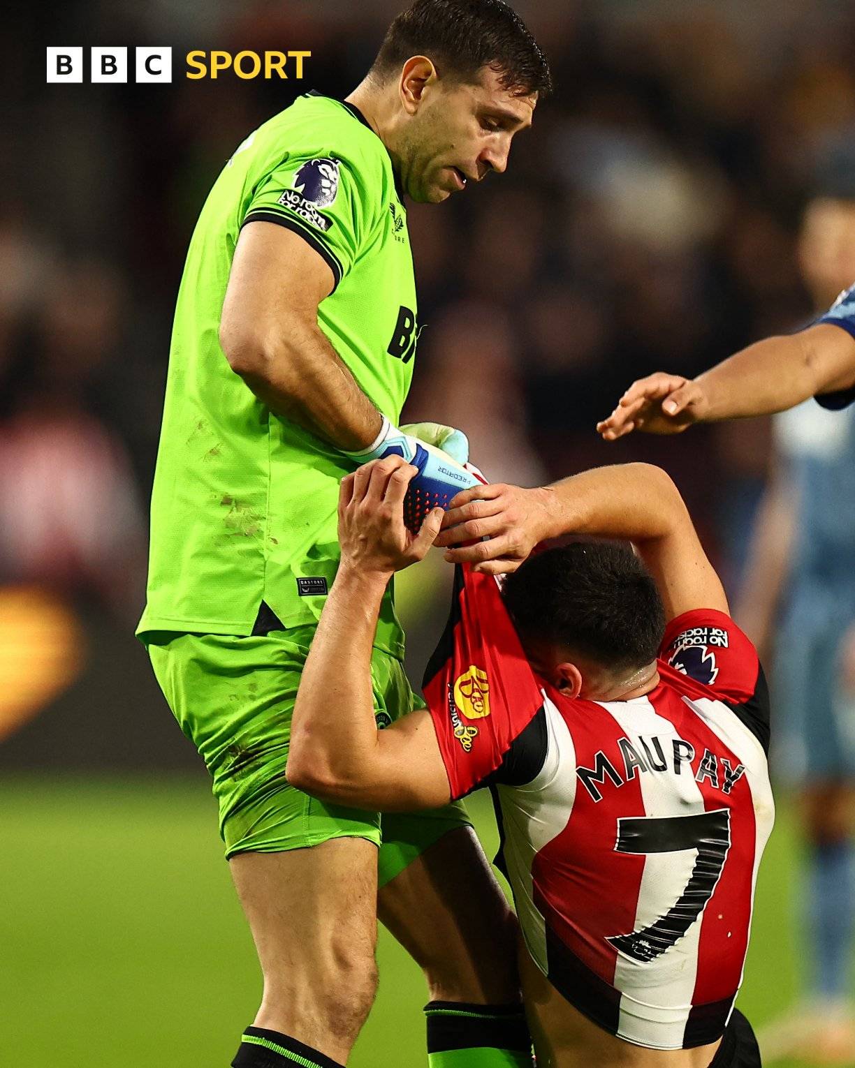 Football Lebanon - إشكال في الدوري الإنكليزي يتسبّب بتغريم فريقَين وطرد لاعب