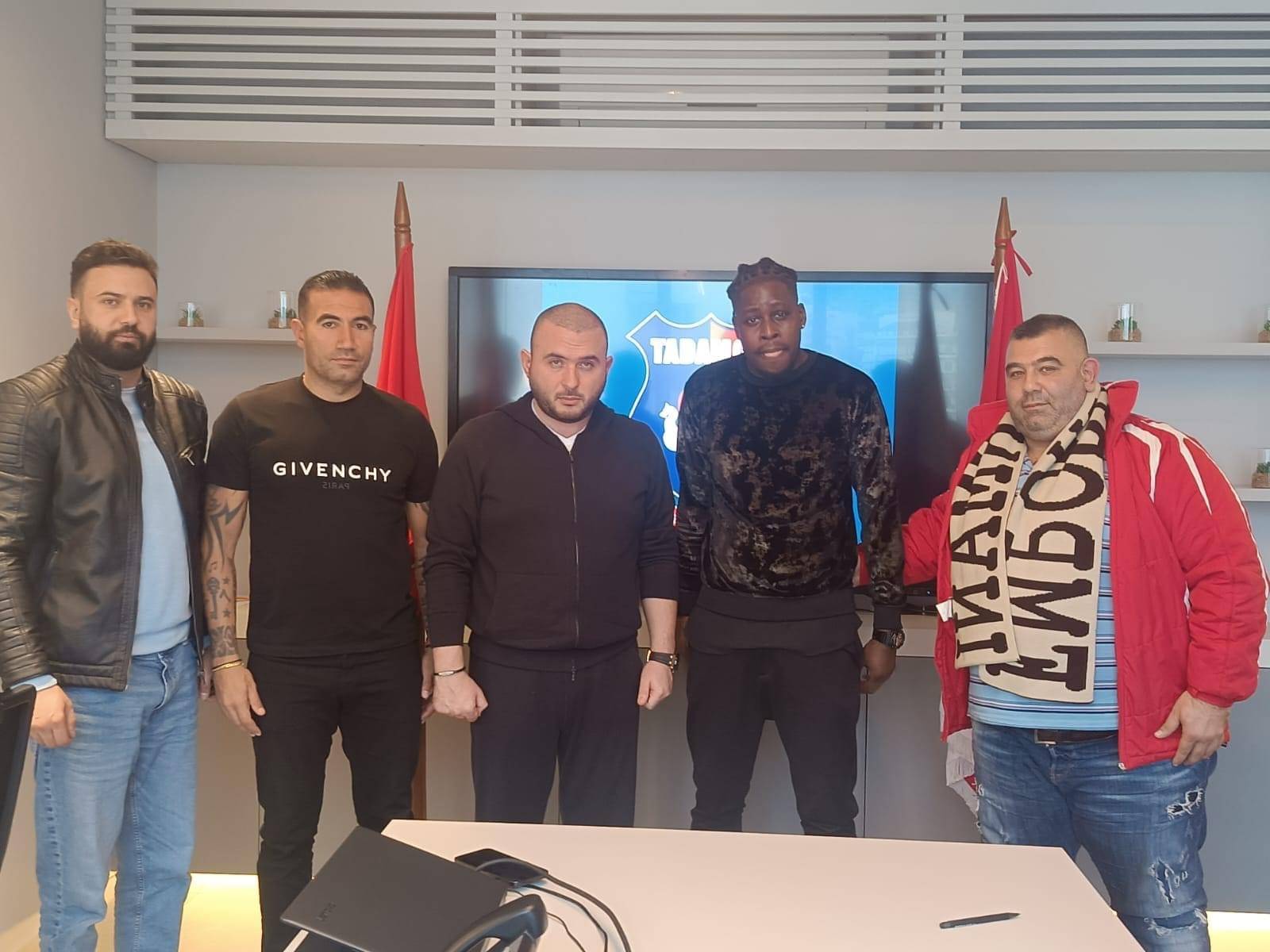 Football Lebanon - دومبيا الأجنبي الأول ينضم رسميا إلى التضامن صور