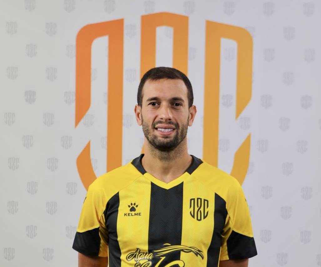 Football Lebanon - العهد يرحب بلاعبه الجديد كريم أبو زيد