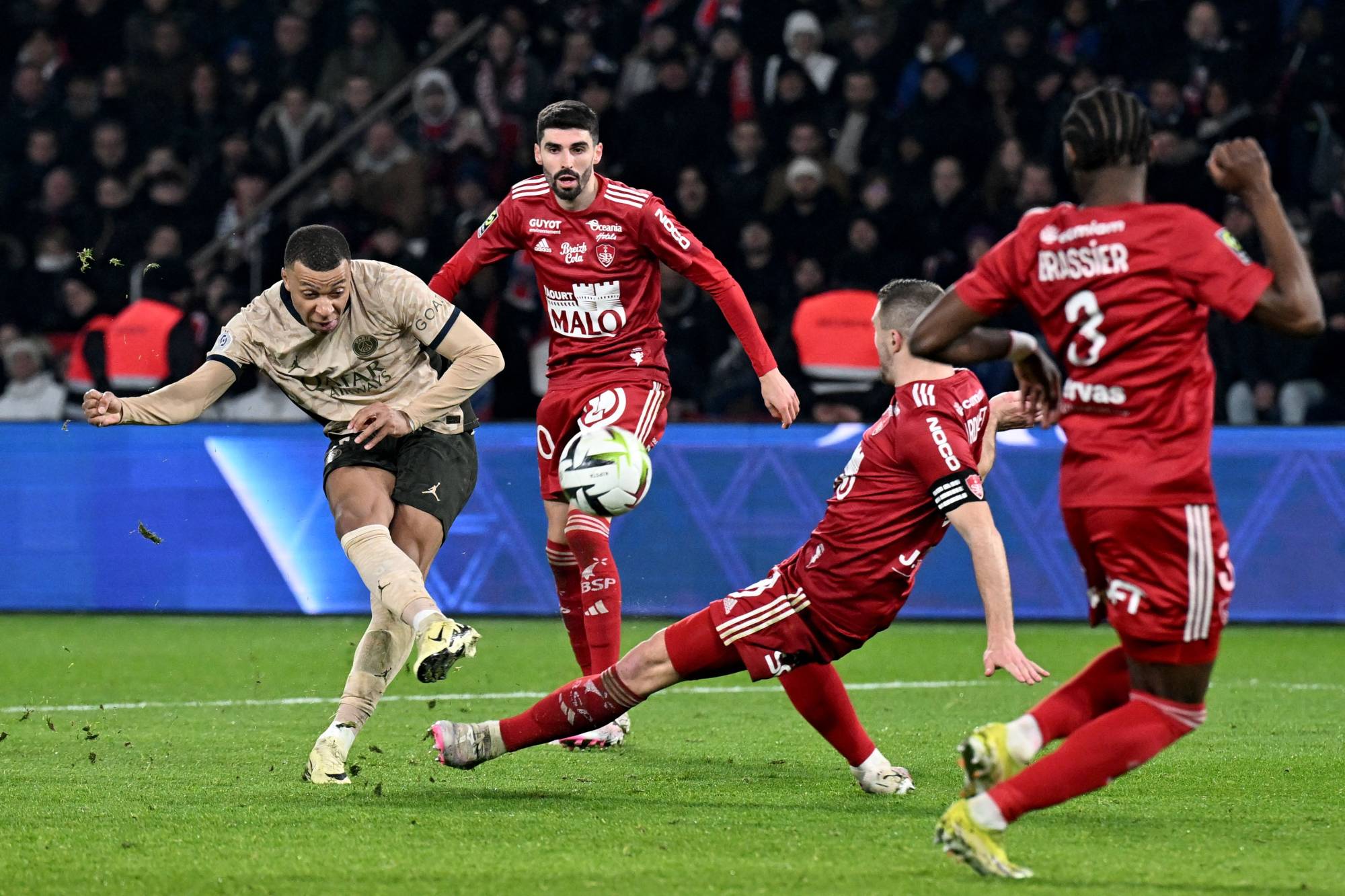 Football Lebanon - سان جيرمان أمام فرصة اللقب... وموناكو للوصافة