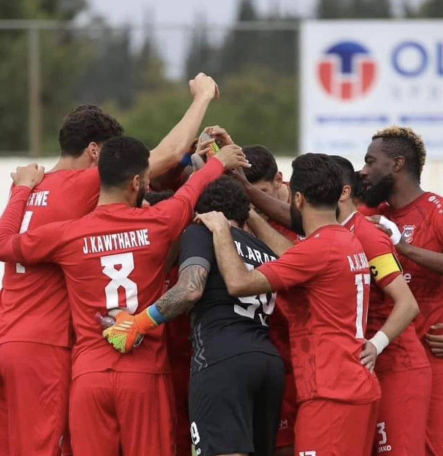 Football Lebanon - محيدلي : لاعبين التضامن صور خط أحمر