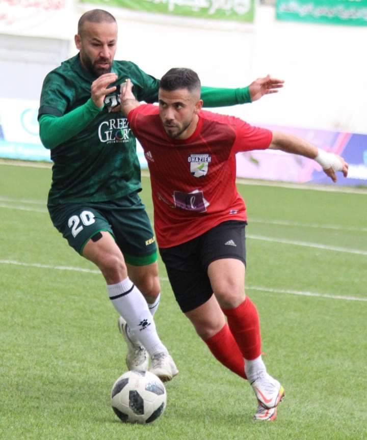 Football Lebanon - حسن ملاح لاعب حر ويدرس العروض