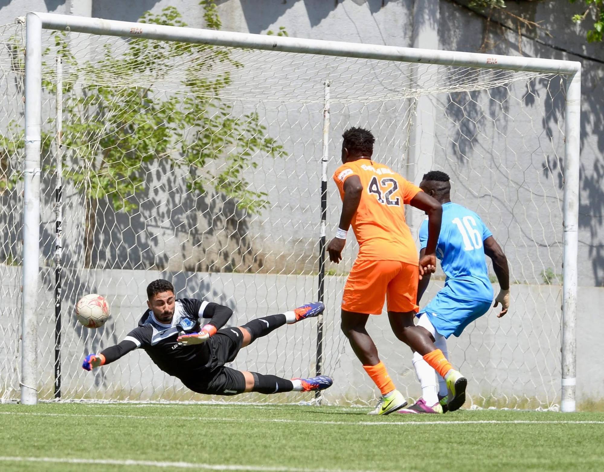 Football Lebanon - فوز شباب الساحل على الراسينغ على ملعب فؤاد شهاب