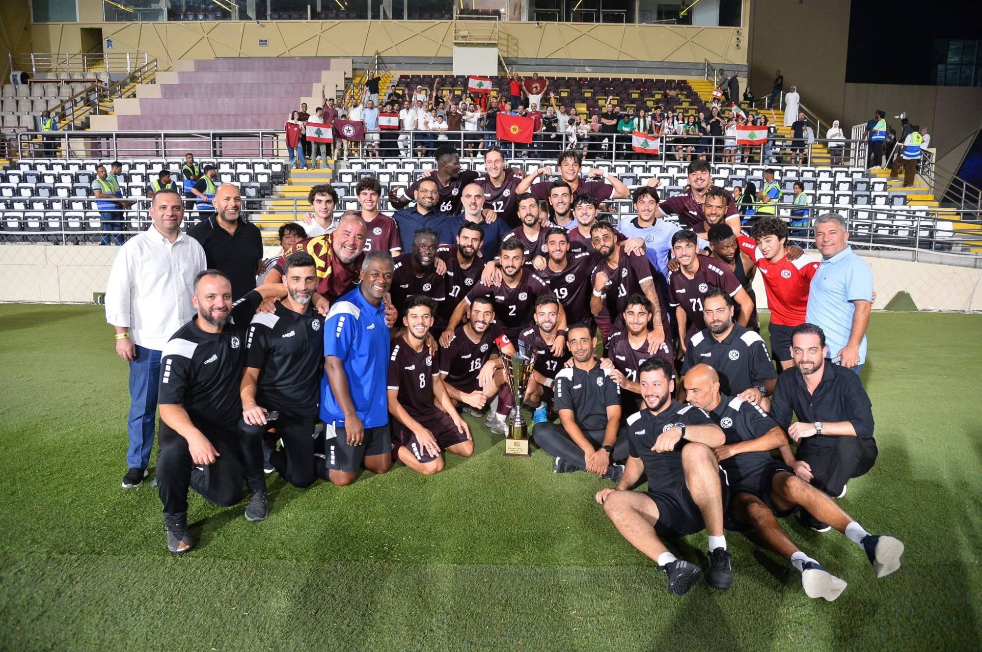 Football Lebanon - النجمة يحقق الكأس على حساب الأنصار في أبو ظبي