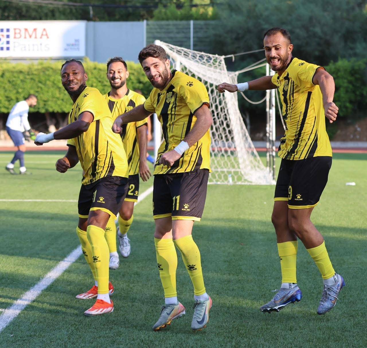 Football Lebanon - الأصفر يحقق إنتصاره الرابع على التوالي بثنائية حسين عزالدين