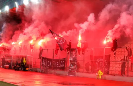 Football Lebanon - لا شماريخ في الملاعب