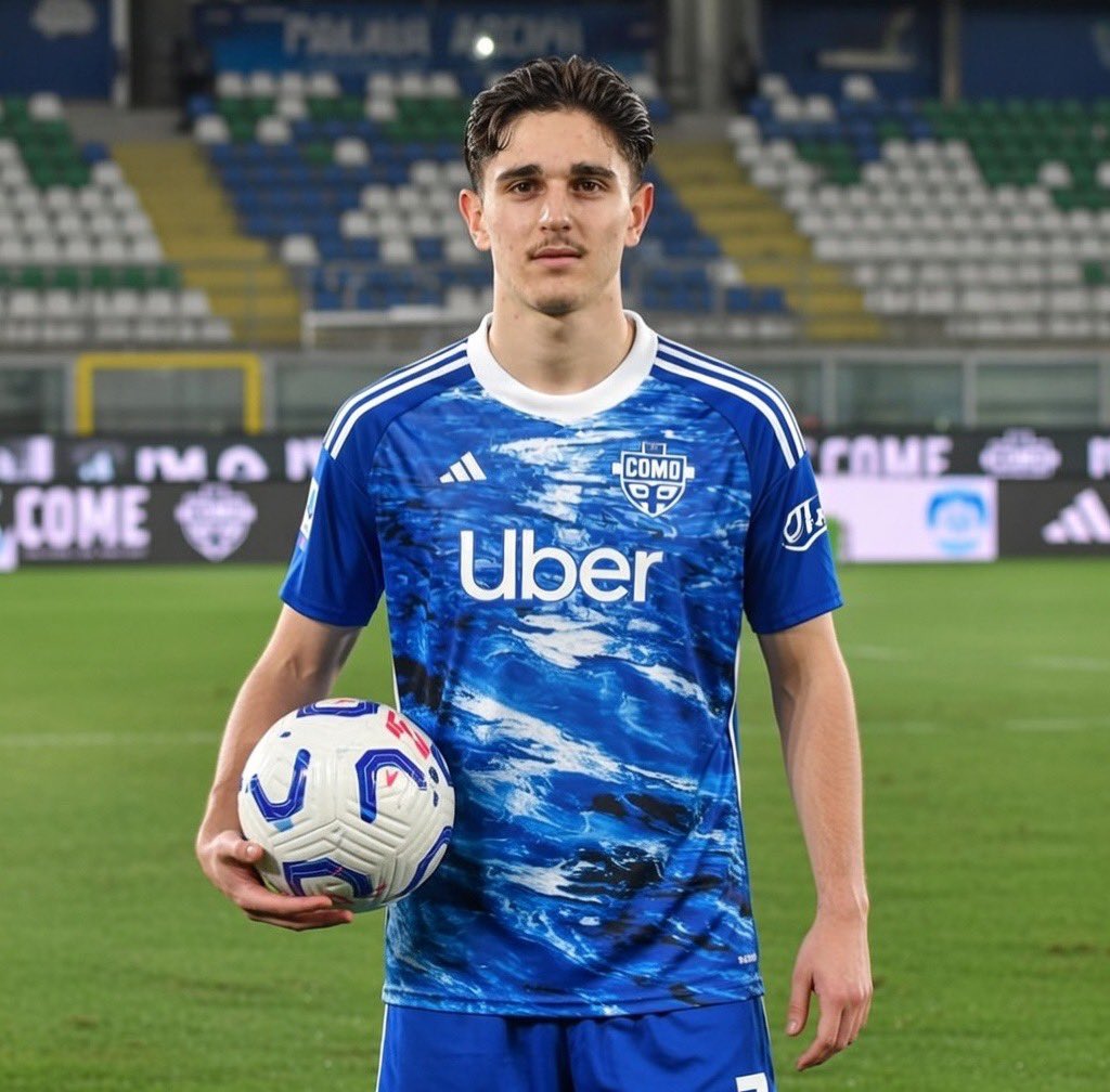 Football Lebanon - نادي كومو الإيطالي يتعاقد مع النجم السويدي اللبناني أدريان لحدو