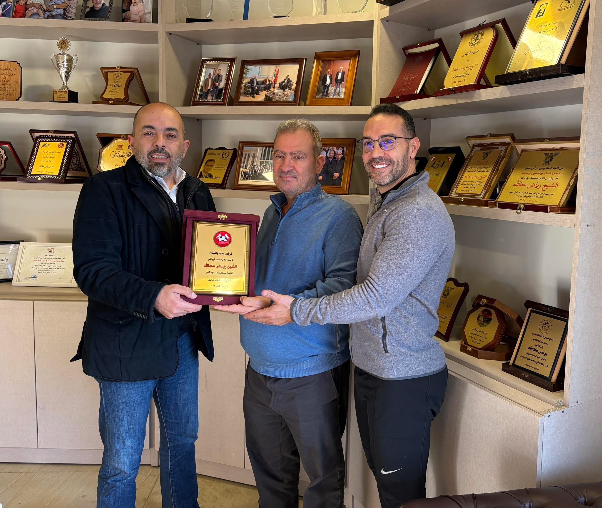 Football Lebanon - نادي الإخاء الأهلي عاليه يكرّم رئيس نادي الصفاء الرياضي