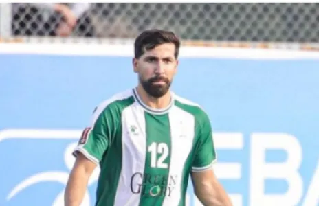 Football Lebanon - شباب كفرملكي يكرم اللاعب أحمد خير الدين