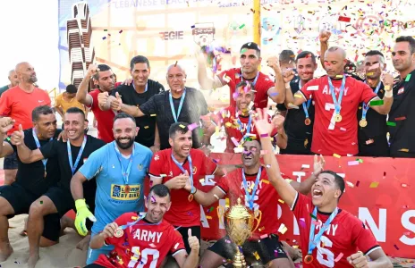Football Lebanon - الجيش يتوّج بطلاً لدوري الشاطئية 2025-2026 بفوز مثير على الريجي 4-3
