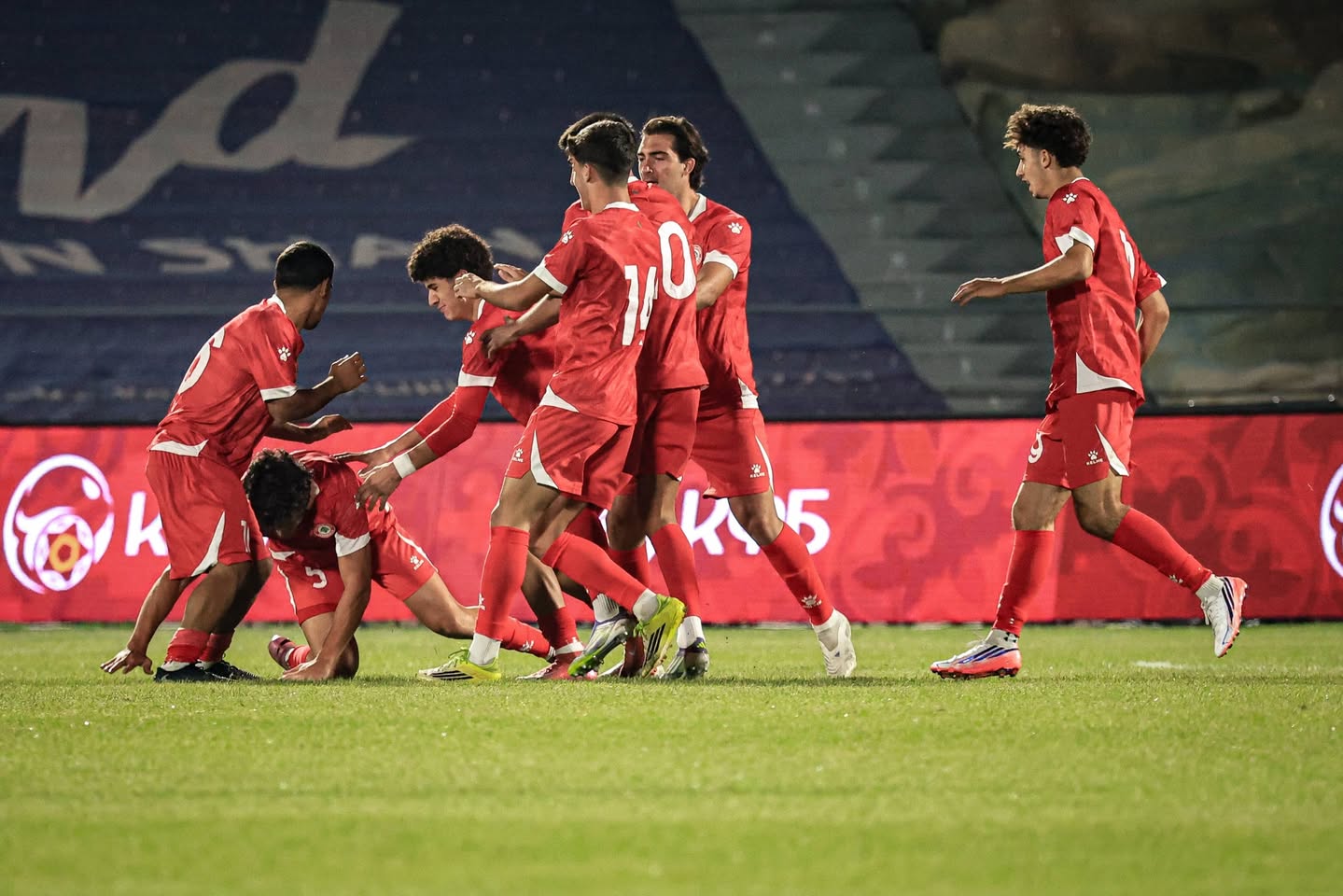 Football Lebanon - ركلة جزاء متأخرة تمنح منتخب لبنان للشباب فوزا على قرغيزستان وتعزز حظوظه