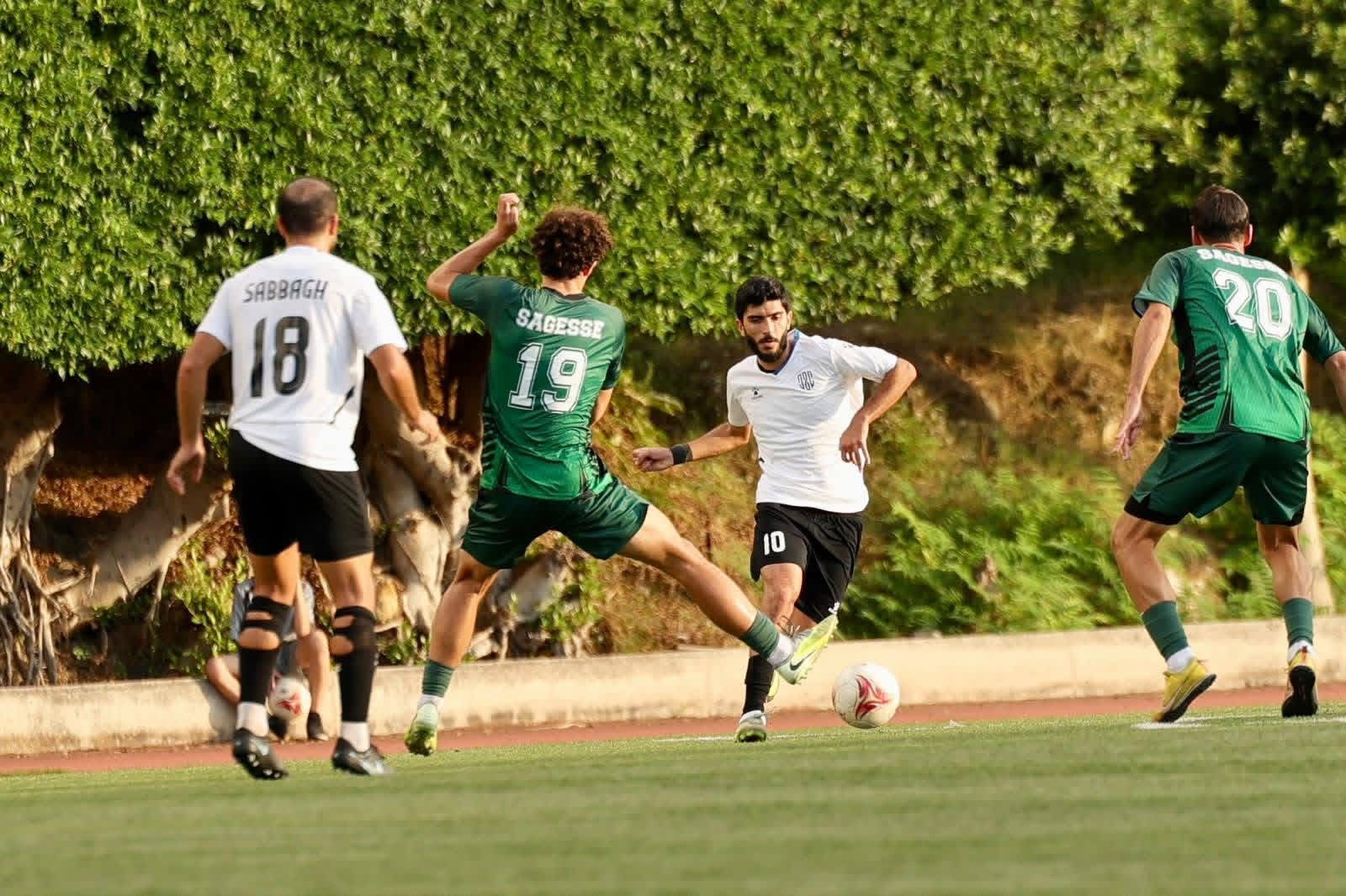 Football Lebanon - التعادل يحسم لقاء العهد والحكمة