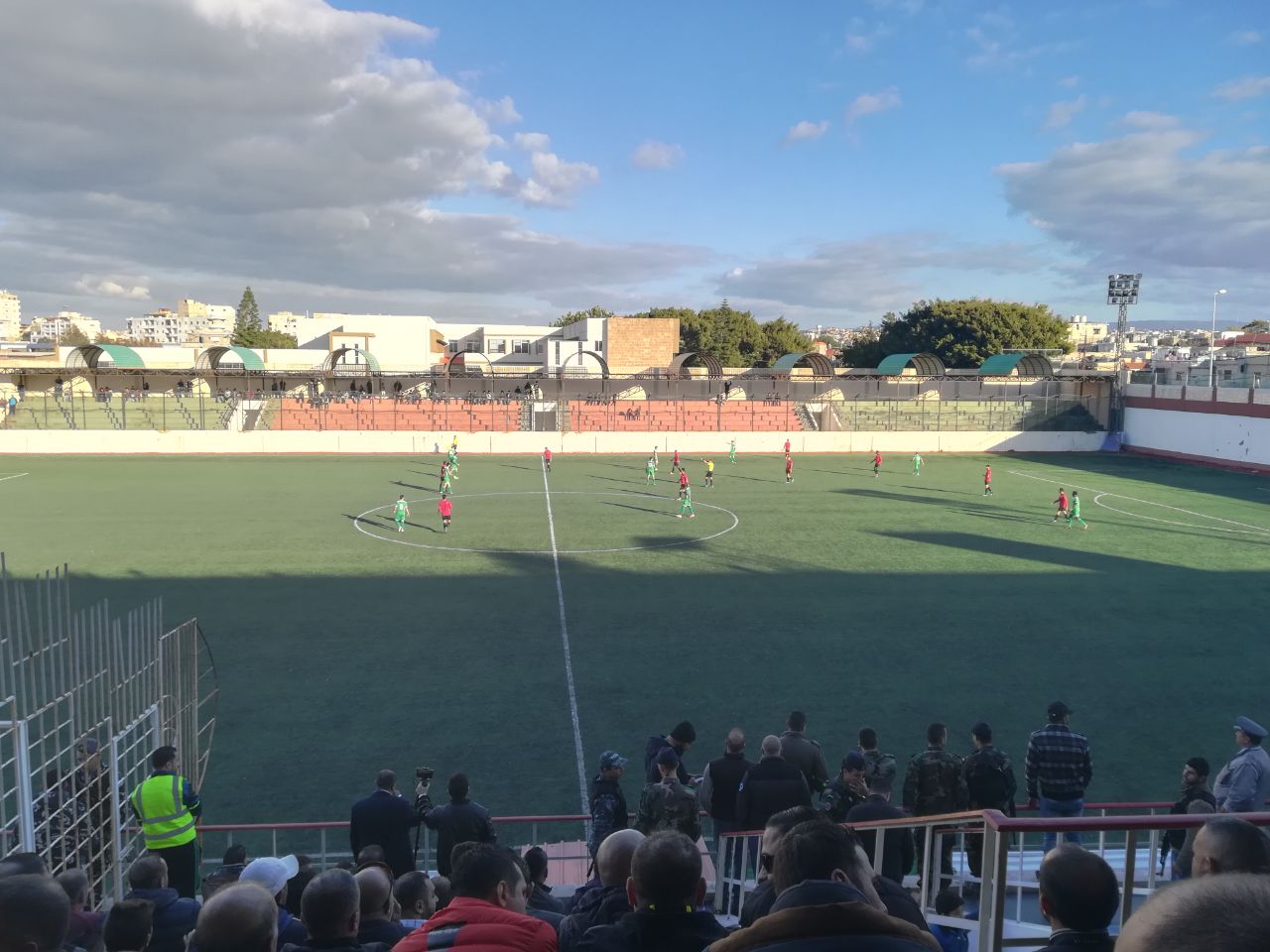 Football Lebanon - التضامن صور يواصل أدائه الرائع ويُسقط الأنصار