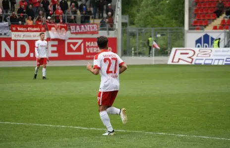 Football Lebanon - اختيار درويش لتقديم طاقم أوفنباخ الجديد