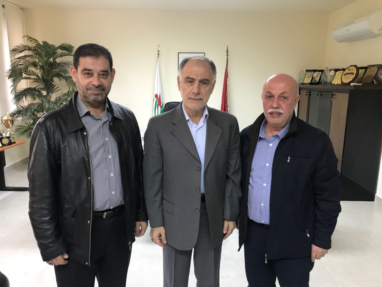 Football Lebanon - وفد من العهد يزور الوزير فنيش