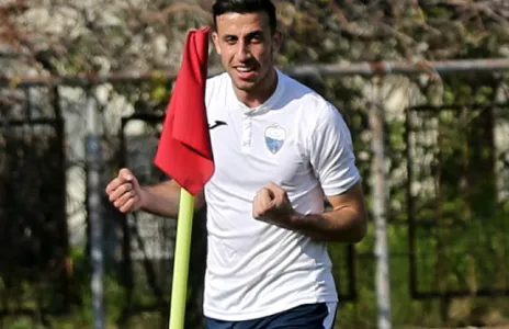 Football Lebanon - طرابلس يقسو على النبي شيت بثلاثية ويصعّب أموره في البقاء