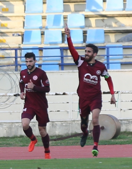 Football Lebanon - النجمة يخطف الصدارة بفوزه على الصفاء