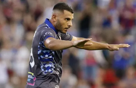 Football Lebanon - نبوت ينتقل إلى أوراوا الياباني