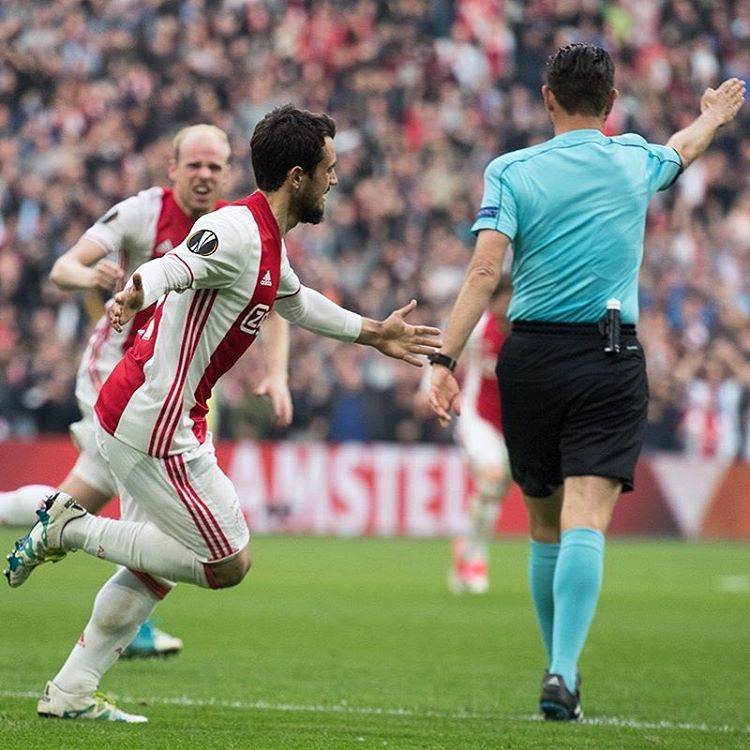 Football Lebanon - هل يرتدي يونس قميص المانشافت في كأس القارات ؟