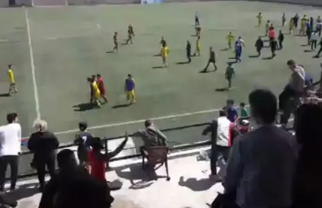 Football Lebanon - جماهير العهد والنجمة يتقاتلان في دوري الناشئين