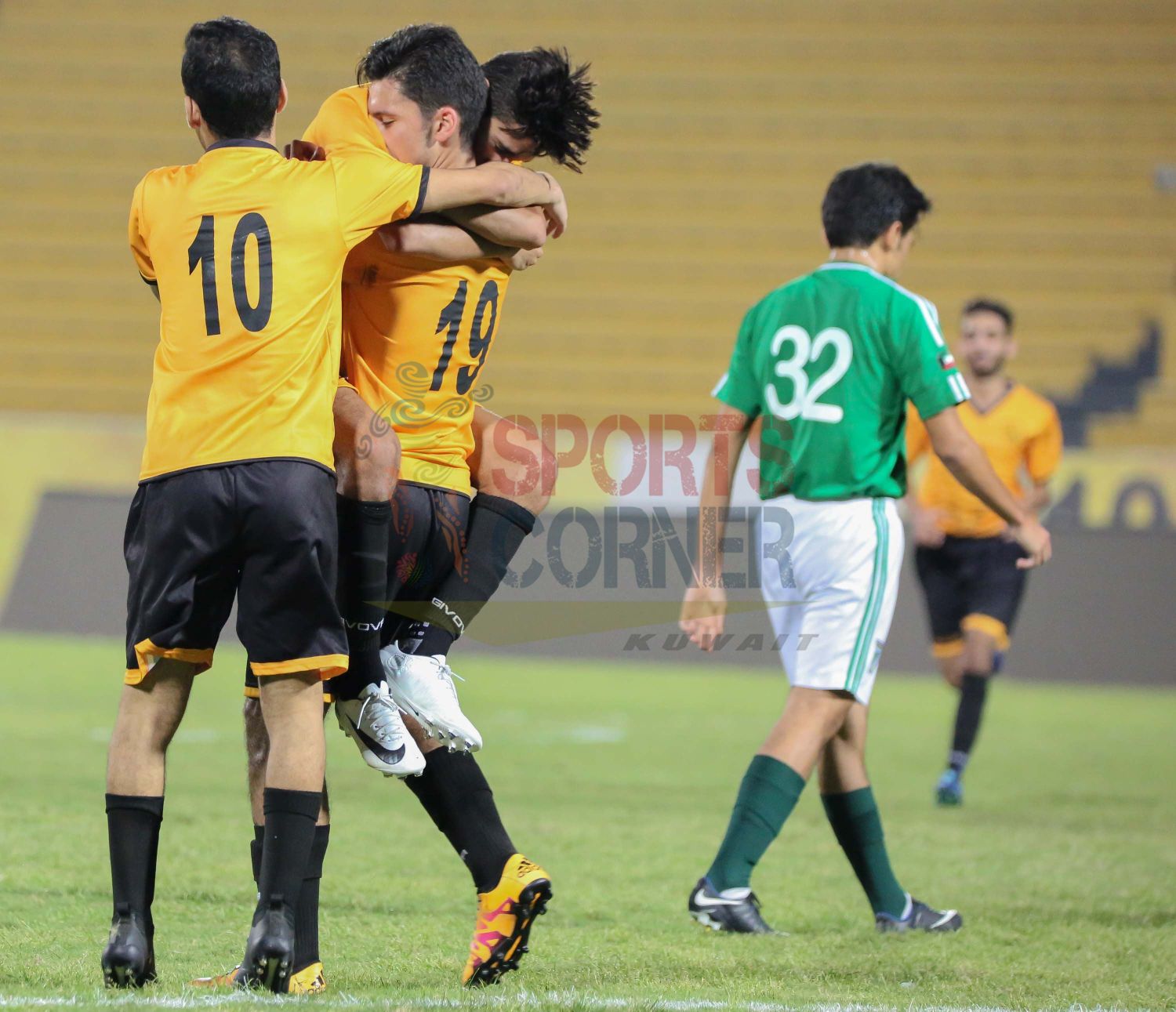 Football Lebanon - غملوش بطلاً للدوري الكويتي بتمريرتين حاسمتين