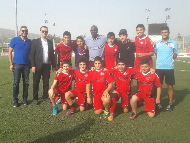 Football Lebanon - تورام يحاضر لاعبي السلام زغرتا لمكافحة العنصرية