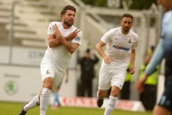 Football Lebanon - علوية لFootball Lebanon : عدة أندية تريد التوقيع معي