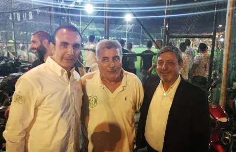 Football Lebanon - قائد جماهير نادي الأنصار يتدخل لحل المشكلة 