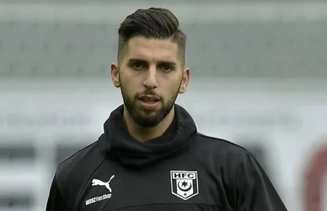 Football Lebanon - الحلوة إلى الدوري اليوناني الممتاز