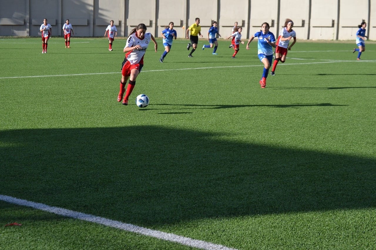 Football Lebanon - دوري الناشئات | الزوق والأخاء يتشاركان الصدارة